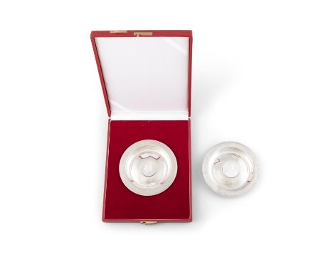 TWO SILVER 'ROYAL LINEAGE SERIES' DISHES,London 1975, mark of Silver Manufacturers Ltd., Limited editions of 1500, comprising