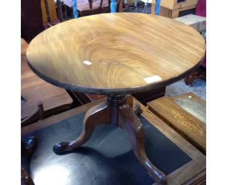 ROUND MAHOGANY TRIPOD TABLE, W58CM