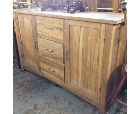 MODERN LIGHT OAK SIDEBOARD, L134CM