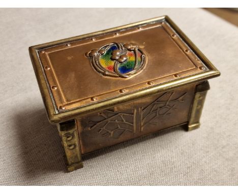 Turn of the Century Arts &amp; Crafts Copper &amp; Brass Trinket Box - marked 3065 to the reverse, possibly a Newlyn piece ma