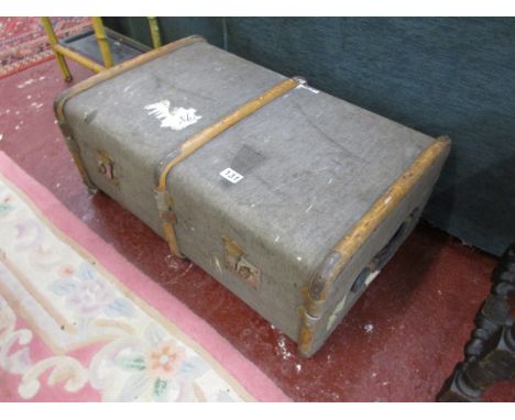 Canvas and banded trunk