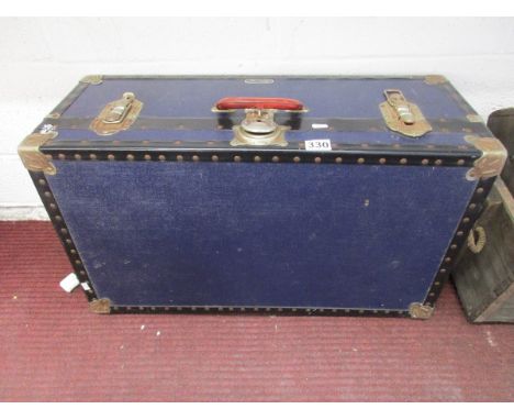 Traveling trunk