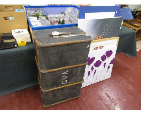 Canvas and wood banded trunk with 4 large pictures
