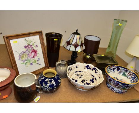 A GROUP OF TABLE LAMPS, VASES, BOWLS AND OTHER HOME DECOR ITEMS to include a Royal Doulton Charles Dickens seriesware Sydney 