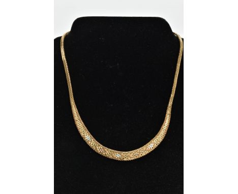 A 9CT GOLD NECKLACE, the tri-colour graduated woven design necklace, leading to a herringbone style back chain, 9ct import ma