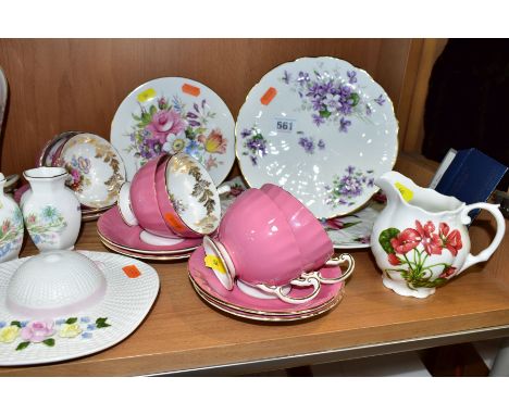 A SELECTION OF AYNSLEY CERAMICS, to include six tea cups and saucers, pink exterior with floral and gilt decoration, Wild Tud