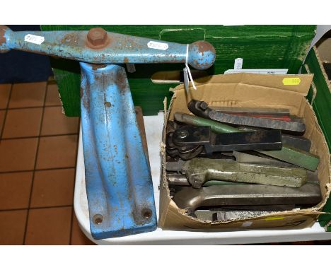 AN A ORNSTIN LTD NO 12 BENCH MOUNTED CAST IRON SCREW PRESS, used condition but appears complete and in working order, with a 