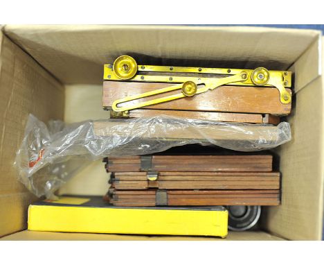 A Half-Plate Mahogany Camera, with DDS and parts (a lot)
