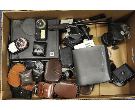 Various Light Meters: A quantity of photographic meters (a lot)