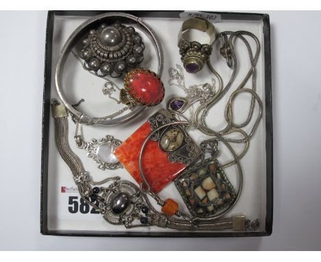 A Mixed Lot of Assorted Costume Jewellery, including hardstone pendant, vintage brooch, pendant on chains, bangle, etc.