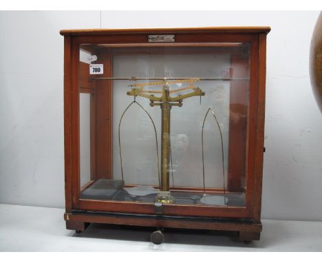 Oertling Balance Scales, Bakelite cased weights, all in display case.