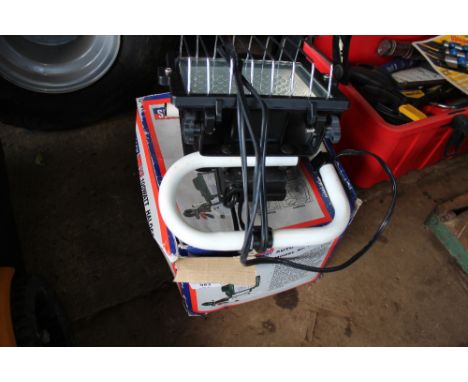A Sealey flood light 