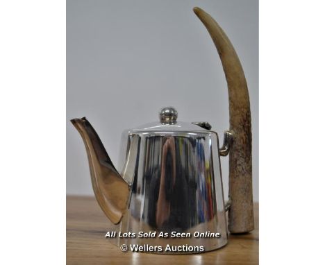 *SILVER PLATE VINTAGE SMALL TEAPOT WITH ANTLER HANDLE HUNTING STAGS SHOOTING [LQD215]