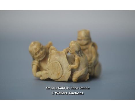 *JAPANESE NETSUKE DEPICTING THREE TROLL LIKE CREATURES, 2CM HIGH  [LQD215]