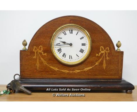 *EDWARDIAN 8 DAY MAHOGANY CASED MANTLE CLOCK (GREAT WORKING ORDER) / 29 X 28 X 8CM  [LQD215]
