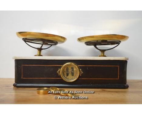 *FRENCH PORTER COUNTER SCALES MARBLE TOP MAHOGANY CASE WITH WEIGHTS / GLASS ON THE FRONT DAMAGED  [LQD215]