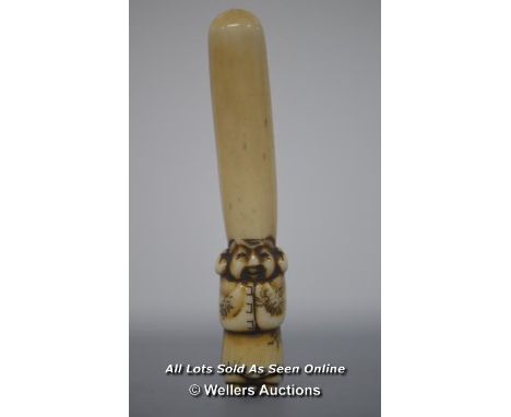 *JAPANESE BONE CARVED NETSUKE OF AN ELDERLY MAN, 7.5CM HIGH (LPGBA000000264385304) [LQD215]