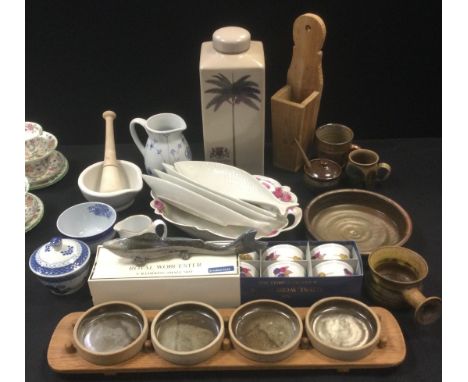 Kitchenalia - Nacco Denmark casserole dishes;  pestle and mortar;  faux lily;  Royal Worcester Evesham Gold Ramekins; etc. 