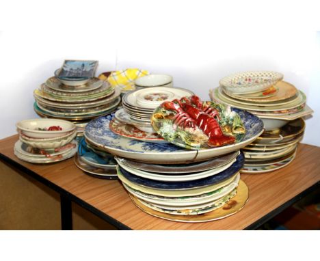 A quantity of mixed ceramic items.