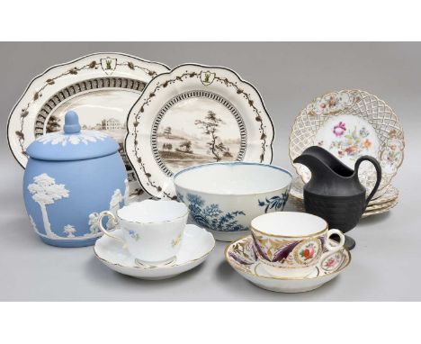 British and European Ceramics, including a Worcester porcelain waste bowl, circa 1780, printed in underglaze blue with the "F