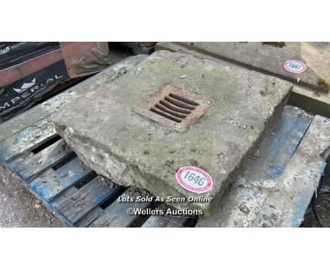 *THICK YORK STONE SLAB WITH DRAINAGE GRATE, 16CM (H) X 70CM X 70CM