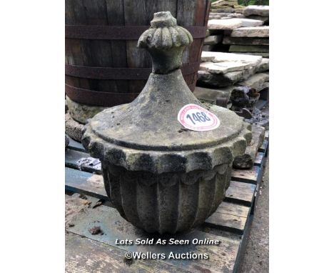 *A RECONSTITUTED STONE FINIAL, 48CM (H) X 38CM (DIA), STEEL ROD TO USE AS FIXING