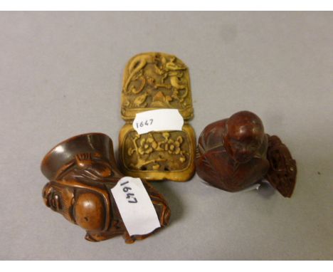 Small collection of vintage Oriental carved items