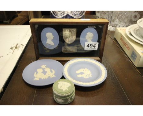 A cased Queens jubilee wedgwood jasperware pair of plaques similar plates and trinket pot.