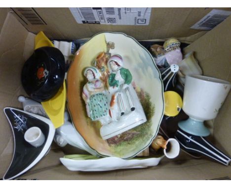 Collection of vintage ceramics to include Lladro figurine and Carltonware