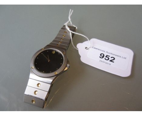Zenith Pacific gentlemans stainless steel wristwatch, the black dial with date aperture with a screw down winder 