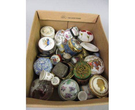 Collection of various ceramic and enamel trinket boxes 