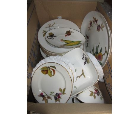 Royal Worcester Evesham pattern six place setting dinner service 