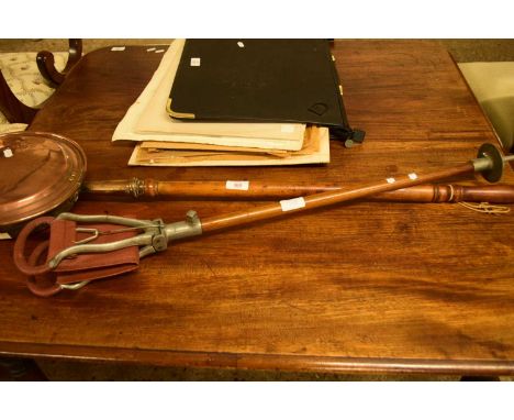 COPPER BED WARMING PAN WITH TURNED WOODEN HANDLE AND A FOLDING SHOOTING STICK