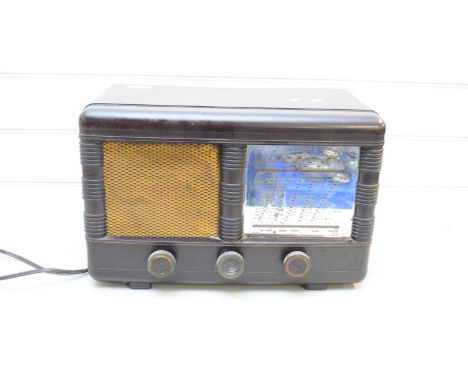 VINTAGE ARCO BAKELITE CASED RADIO