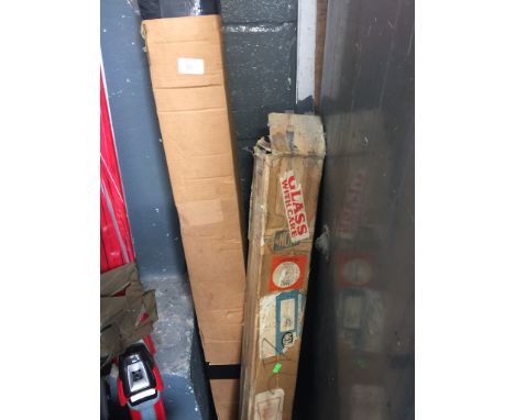 2 PROJECTOR SCREENS