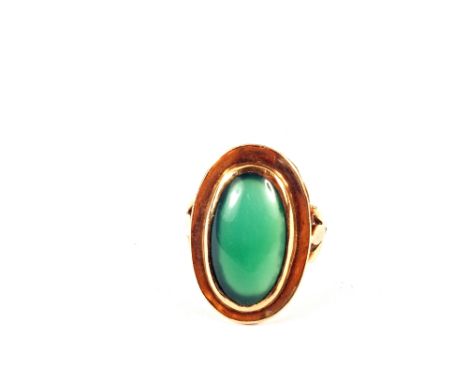 A 9ct Gold Green Onyx ring, size K