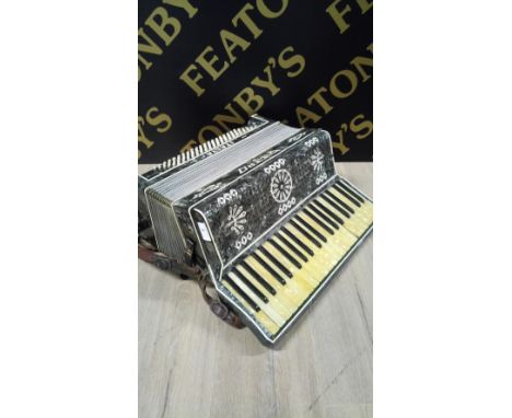 PEITRO ITALIAN ACCORDION