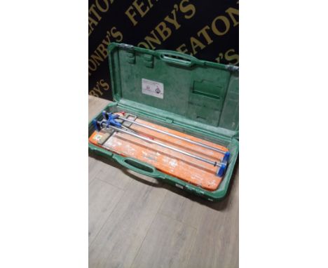 CERAMIC TILE CUTTER IN CASE