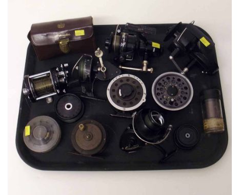 Ambassadeur Multiplier reel together with five other fishing reels by Mitchell Matchmaster and Morritts. Condition report: se