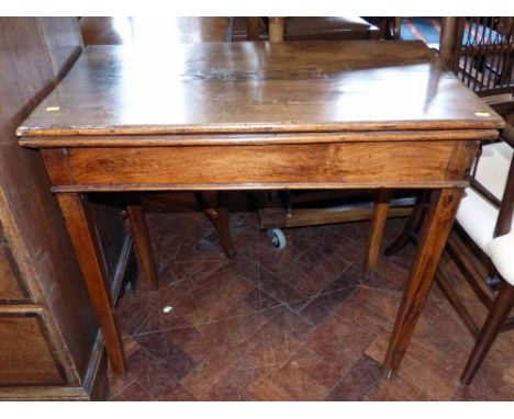Mahogany card table Condition report: see terms and conditions