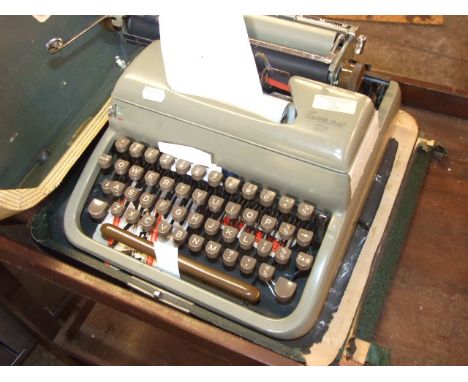 VINTAGE EVEREST K2 TYPEWRITER