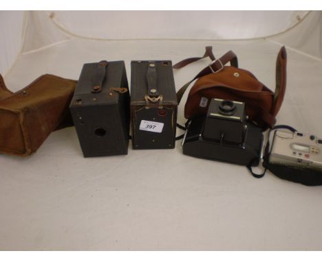 4 CAMERAS INC.. VINTAGE NO.2 CARTRIDGE HAWK-EYE, VINTAGE NO.2 BROWNIE AND VINTAGE CORONET 