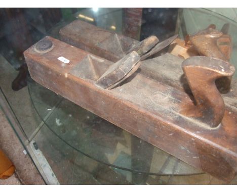 2 VINTAGE WOODEN PLANES &amp; 2 MARKERS