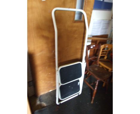 ARMO 2 STEP FOLDING STEP LADDER