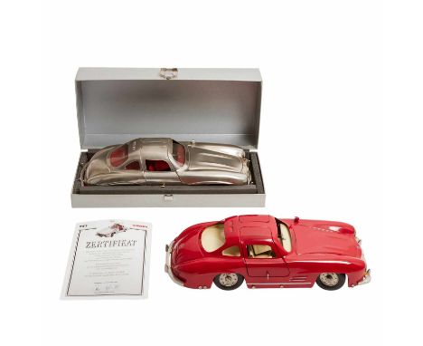   MÄRKLIN Mercedes Benz 300 SL in zwei Ausführungen, 1992 und 1993,  bestehend aus Jubiläumsmodell "40 Jahre Baden-Württember