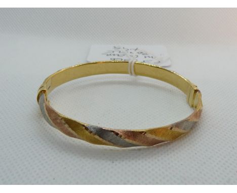 Good quality 9ct Gold 3 tone hinged bangle 7.9g total weight 