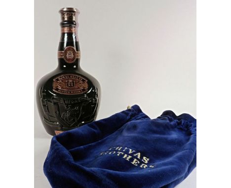 A Chivas Regal Royal Salute 21yr old blended Scotch Whisky in Emerald Green Wade flagon and blue velvet bag 70cl 40%