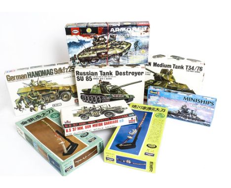 World War II Military and Related Model Kits, a boxed collection including 1:40 scale UPC 5146-100 Armoured Car, 1:32 scale T