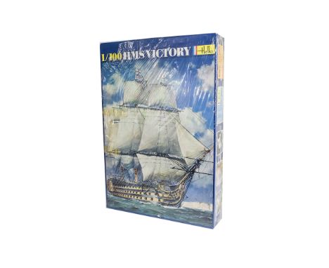 Heller 1970s HMS Victory Model Kit, a boxed 1:100 scale 897 HMS Victory kit with part-packaged contents and instructions, app