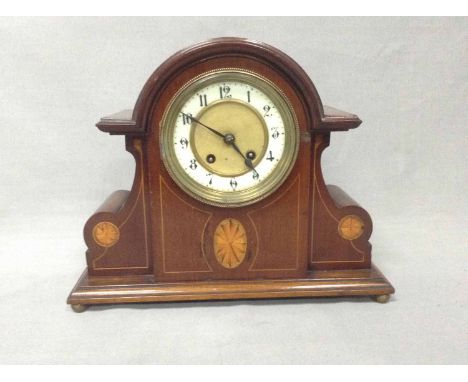 EDWARDIAN MANTEL CLOCK IN MAHOGANY CASE 